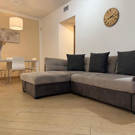Comecasa Modern Apartment In Historical Centre Асти Экстерьер фото