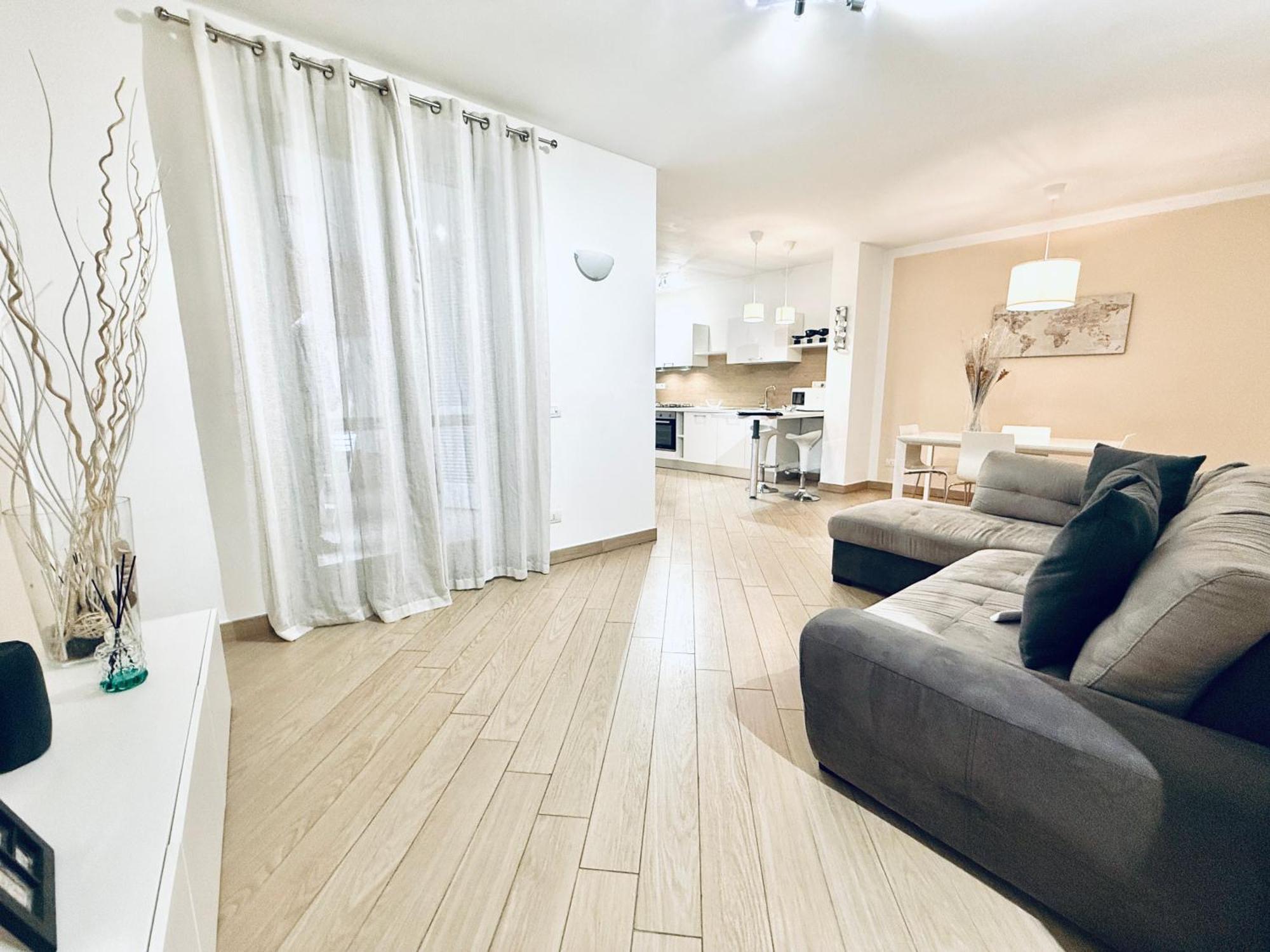 Comecasa Modern Apartment In Historical Centre Асти Экстерьер фото