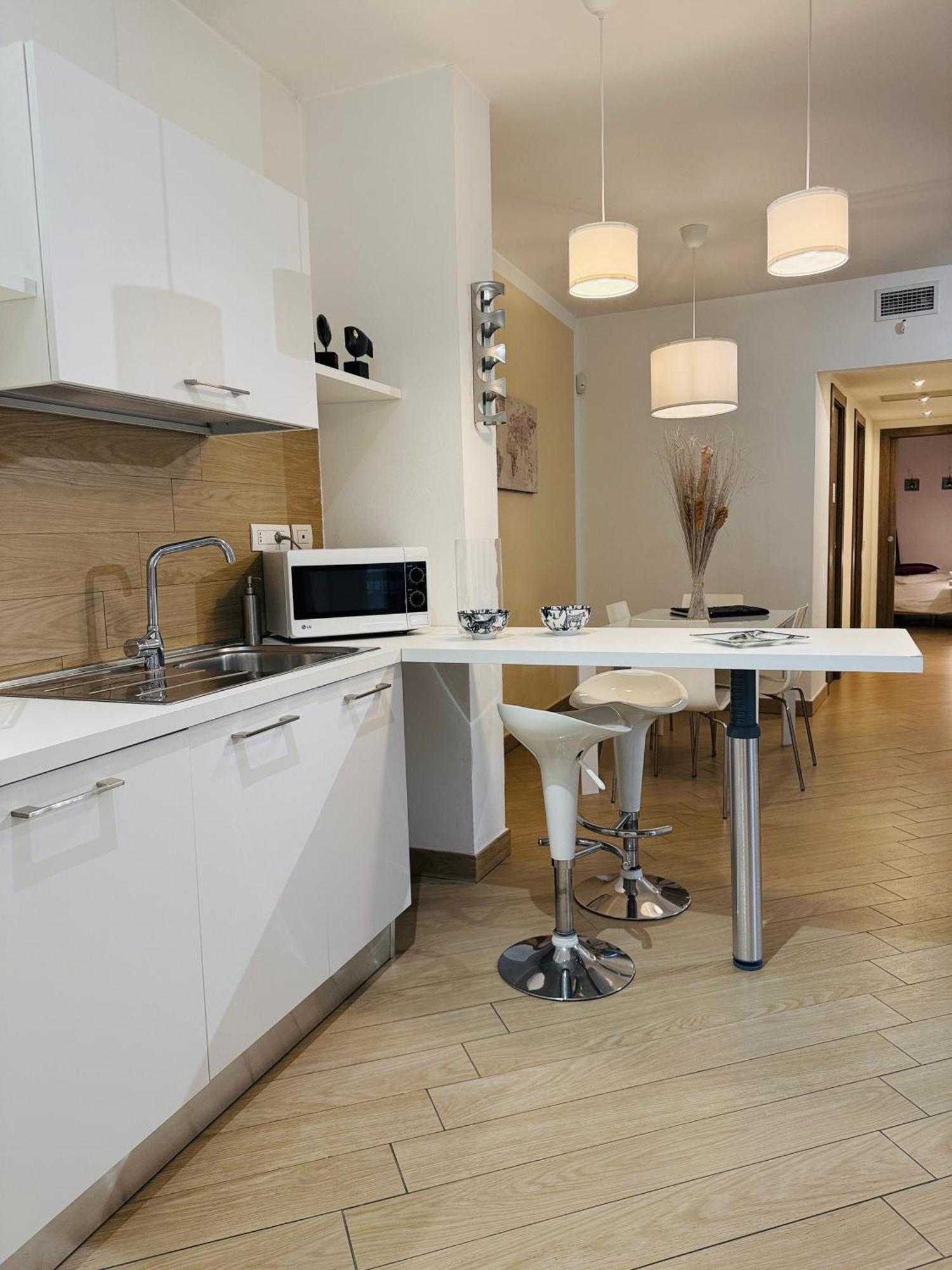 Comecasa Modern Apartment In Historical Centre Асти Экстерьер фото