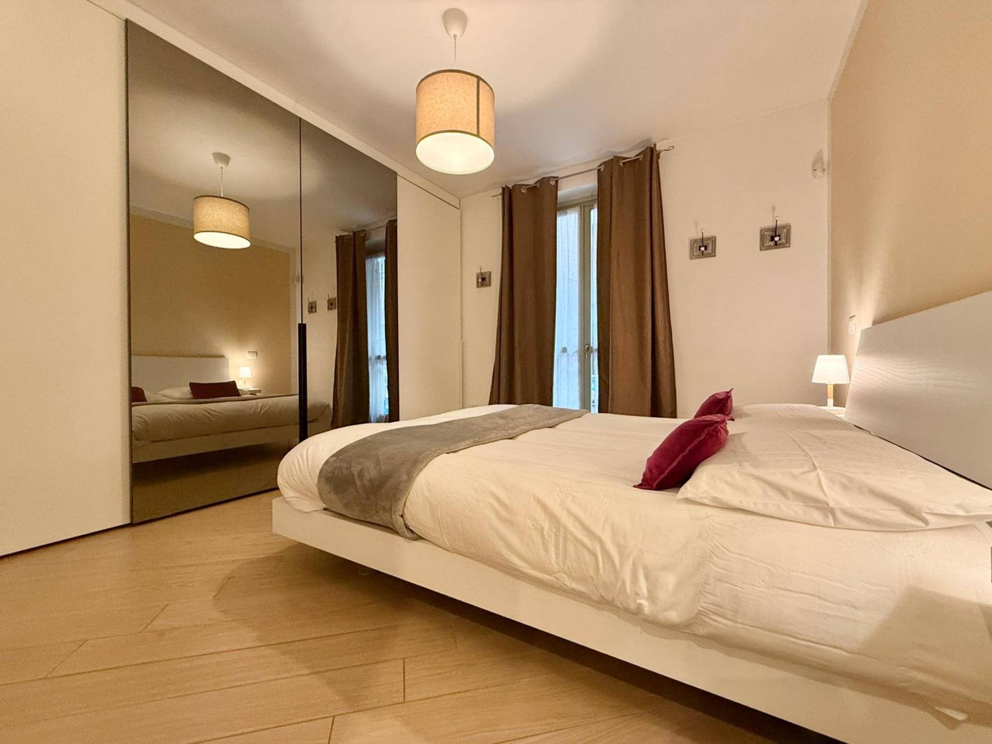 Comecasa Modern Apartment In Historical Centre Асти Экстерьер фото