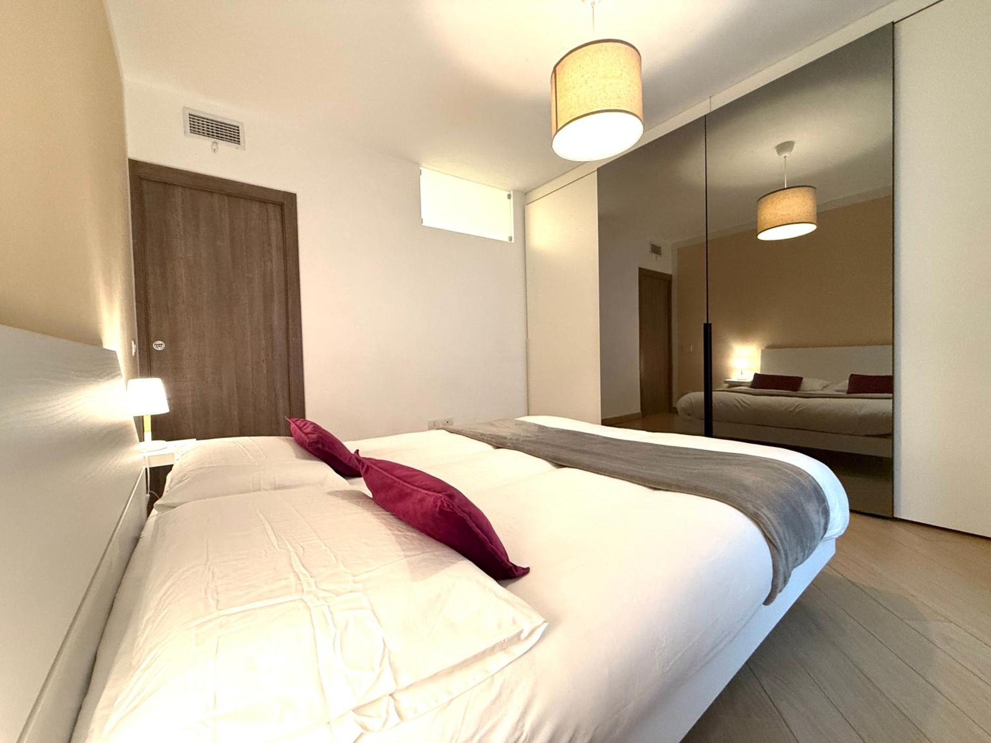 Comecasa Modern Apartment In Historical Centre Асти Экстерьер фото
