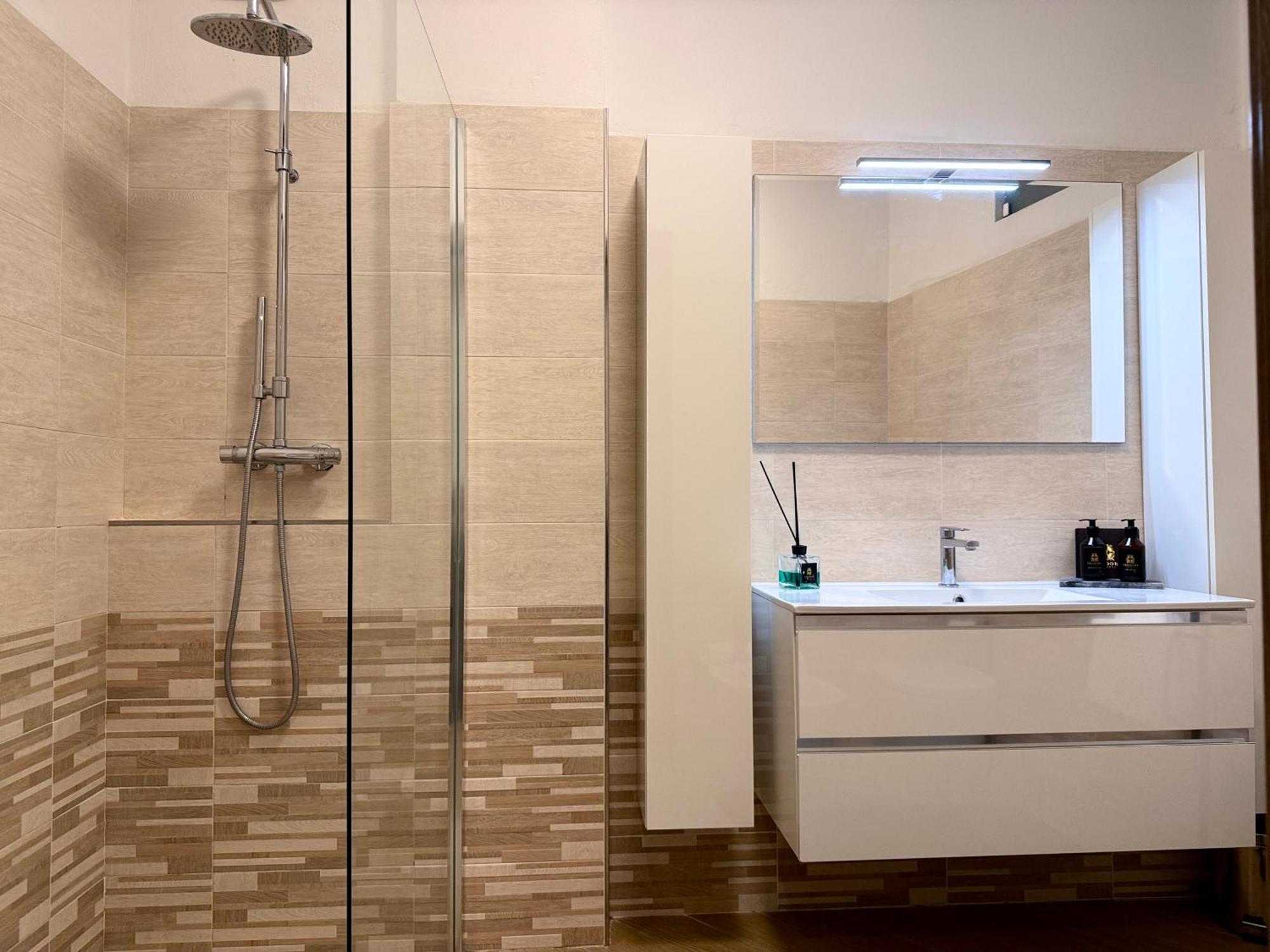 Comecasa Modern Apartment In Historical Centre Асти Экстерьер фото